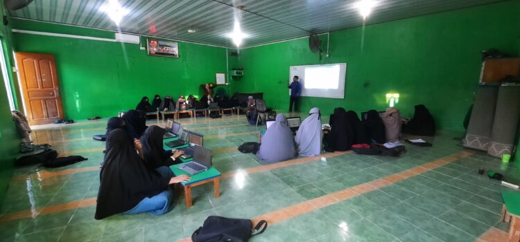 Santri Royatul Qur’an Batam Membuat E-Book