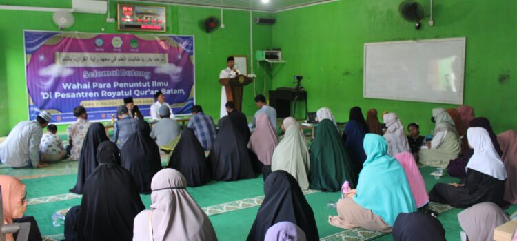 Acara pembukaan masa ta’aruf SMP dan SMA Pesantren Royatul Qur’an telah berjalan dengan lancar dan sukses Acara pembukaan masa ta’aruf SMP dan SMA Pesantren Royatul Qur’an telah berjalan dengan lancar dan sukses