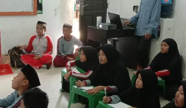 Pembelajaran TIK Kelas VI – Belajar Teknologi dengan Semangat! Pembelajaran TIK Kelas VI – Belajar Teknologi dengan Semangat!