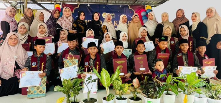 Wisuda TK & SD Royatul Qur’an 2026 “Menghafal Al-Qur’an Per Ayat, Mengamalkannya Sepanjang Hayat”
