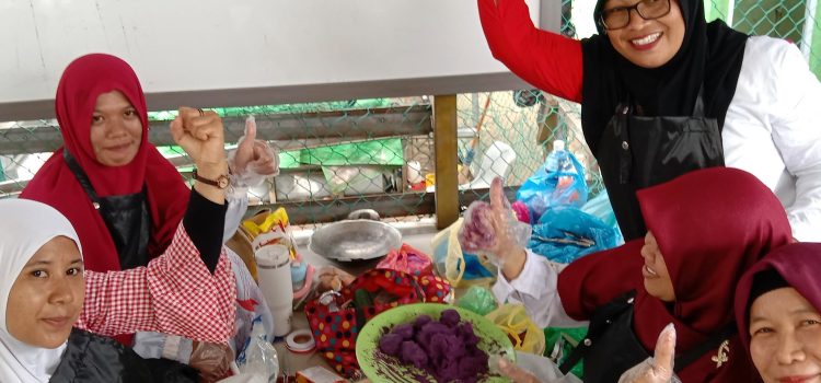 SEMANGAT KEMERDEKAAN! LOMBA MASAK IBU-IBU SEMANGAT KEMERDEKAAN! LOMBA MASAK IBU-IBU